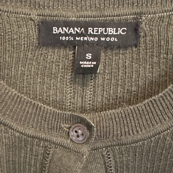 Banana Republic Olive Cardigan Slim Fit Lightweight - Picture 2 of 5